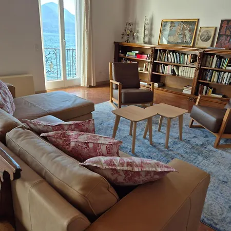 Villa Seefront In - Maggiore, Ticino *