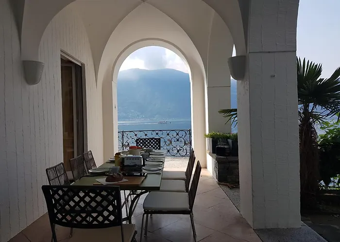 Villa Seefront In - Maggiore, Ticino Ascona