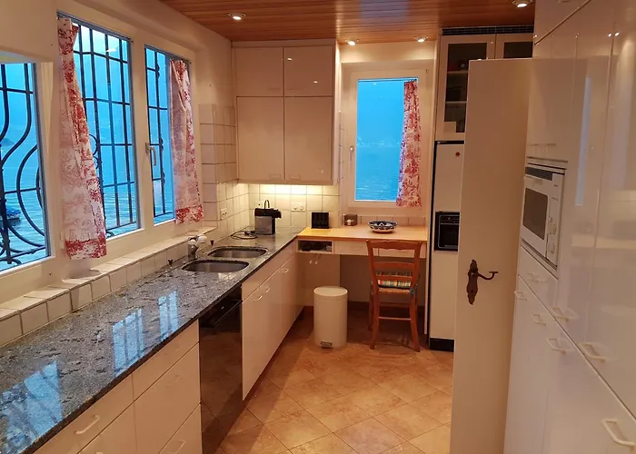 Villa Seefront In - Maggiore, Ticino