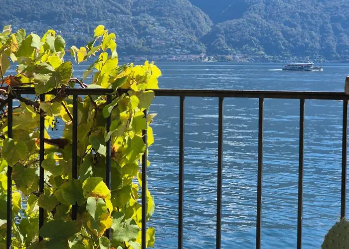 Seefront In - Maggiore, Ticino Villa